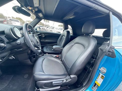 Used 2018 MINI Cooper Convertible image 23