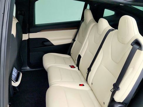 Used 2023 Tesla Model X image 25