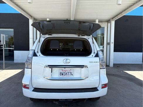 Used 2018 Lexus GX 460 w/ Navigation Package AWD/4WD image 28