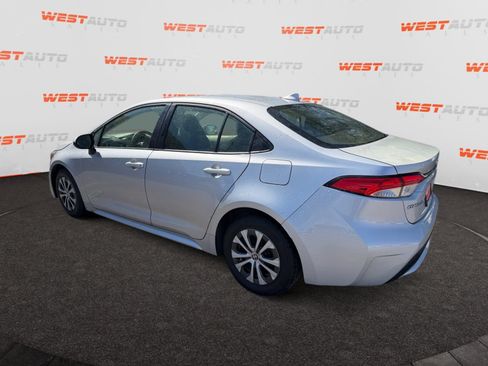 Used 2022 Toyota Corolla LE FWD image 3