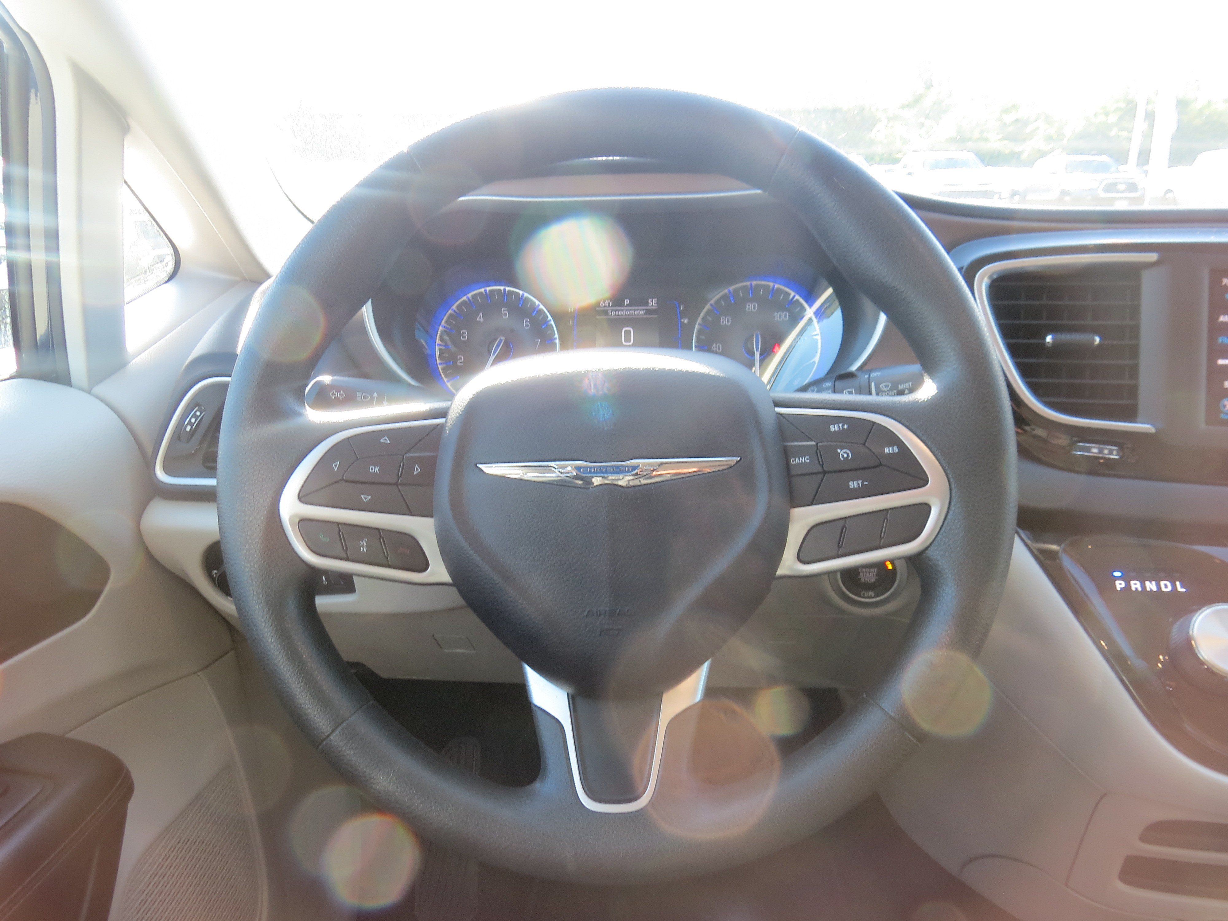 Used 2018 Chrysler Pacifica Touring Plus FWD image 19