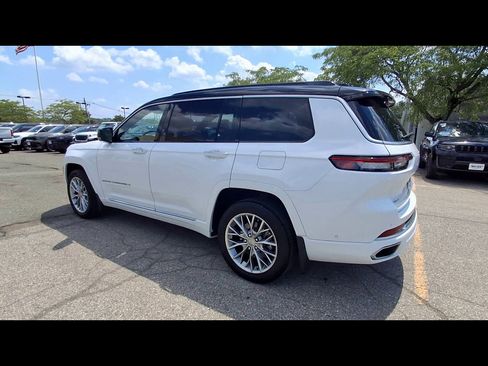 Used 2024 Jeep Grand Cherokee L Summit AWD/4WD image 6