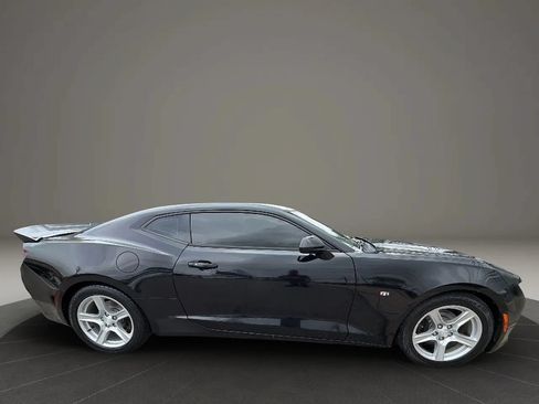 Used 2017 Chevrolet Camaro LS RWD image 4