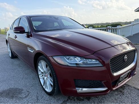 Used 2016 Jaguar XF Prestige AWD/4WD image 3