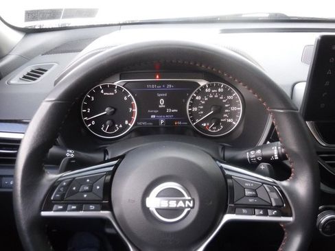 Used 2024 Nissan Altima 2.5 SR w/ SR Premium Package image 32