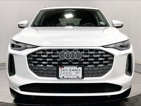 Used 2025 Audi Q5 Premium w/ Convenience Package AWD/4WD image 2
