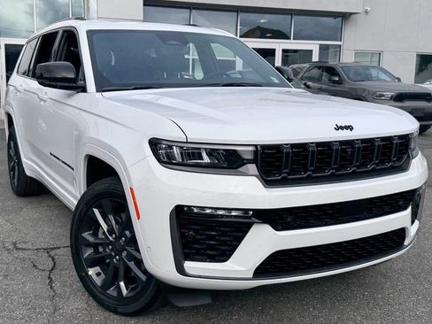 New 2026 Jeep Grand Cherokee L Limited AWD/4WD image 1