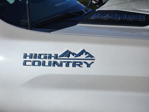 Used 2023 Chevrolet Silverado 2500 High Country image 8
