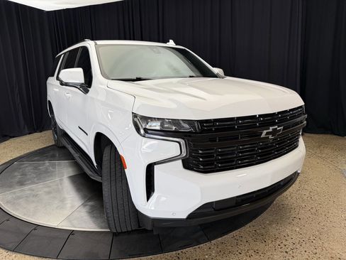 Used 2022 Chevrolet Suburban RST w/ Luxury Package AWD/4WD image 11