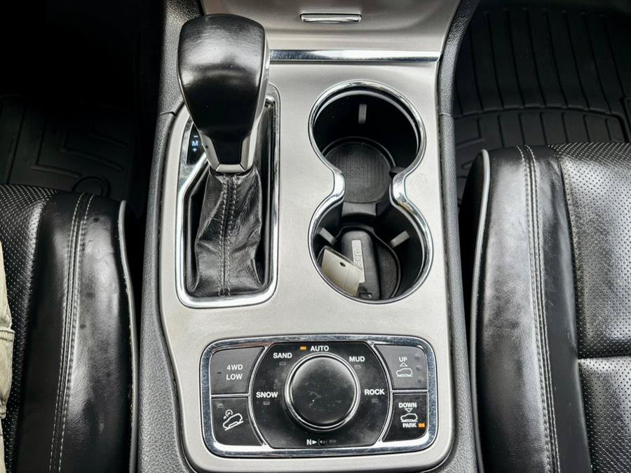 Used 2020 Jeep Grand Cherokee Overland AWD/4WD image 23