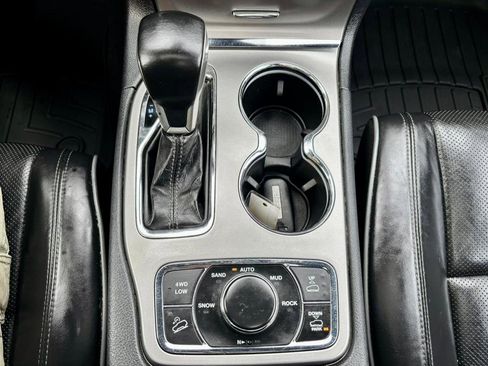 Used 2020 Jeep Grand Cherokee Overland image 23