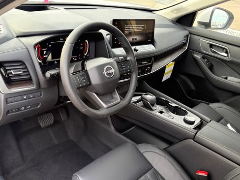 New 2026 Nissan Rogue Platinum image 11