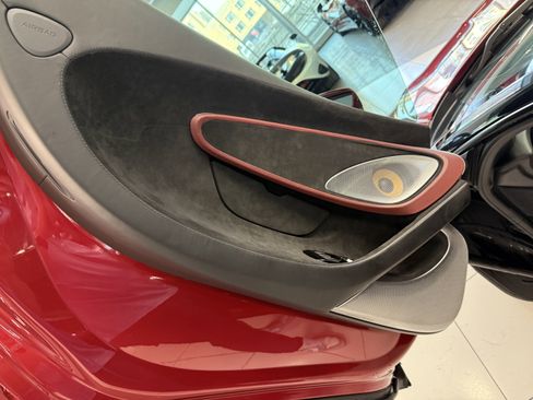 Used 2022 McLaren GT RWD image 13