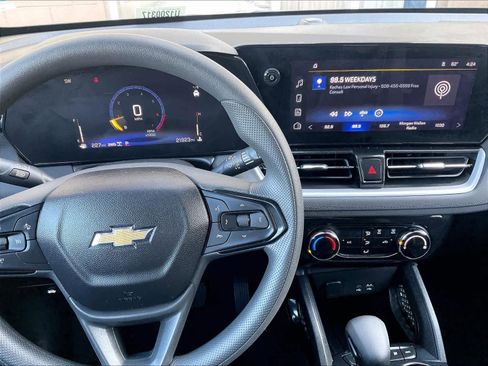 Used 2025 Chevrolet TrailBlazer LT image 18