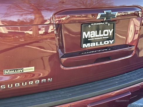 Used 2016 Chevrolet Suburban LT w/ Luxury Package image 7