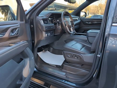 Used 2021 GMC Yukon Denali w/ Denali Ultimate Package AWD/4WD image 23