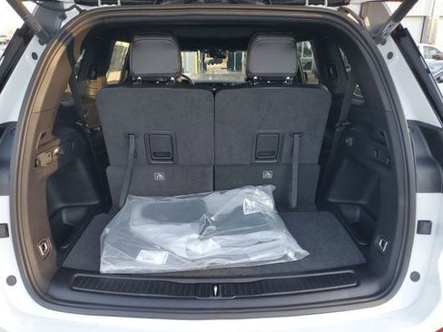 New 2025 Jeep Grand Cherokee L Limited image 9