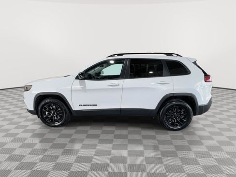 Used 2023 Jeep Cherokee Altitude Lux AWD/4WD image 2