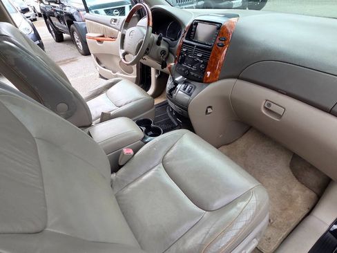 Used 2008 Toyota Sienna AWD image 41