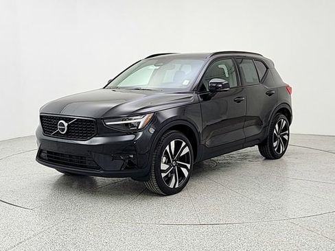 Used 2026 Volvo XC40 B5 Ultra image 1