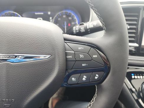 New 2026 Chrysler Pacifica Limited w/ S Appearance Package image 12