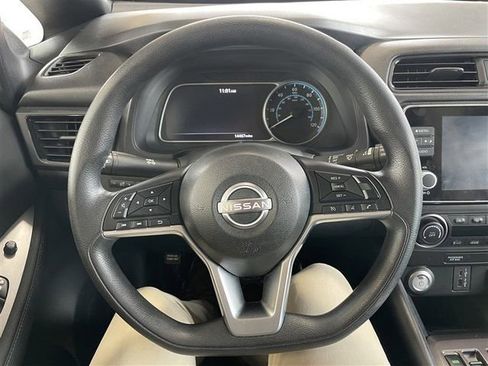 Used 2023 Nissan Leaf S image 12