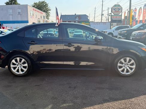 Used 2023 Toyota Corolla LE FWD image 11