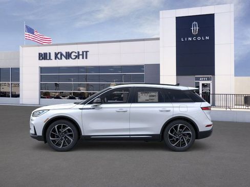 New 2025 Lincoln Corsair Reserve image 3