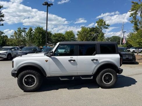Used 2023 Ford Bronco Badlands AWD/4WD image 2