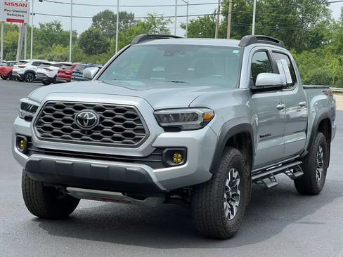 Used 2023 Toyota Tacoma TRD Off-Road w/ TRD Premium Off Road Package AWD/4WD image 55