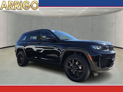 New 2026 Jeep Grand Cherokee Altitude RWD image 1