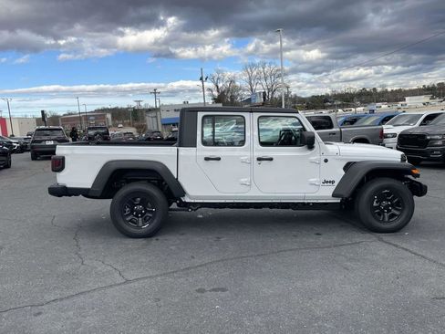 New 2026 Jeep Gladiator Sport image 9