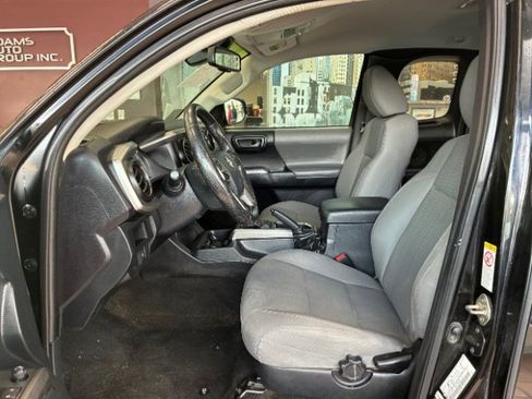 Used 2019 Toyota Tacoma SR5 image 13