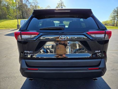 Used 2021 Toyota RAV4 XLE FWD image 7