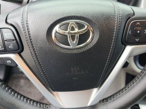 Used 2015 Toyota Highlander Limited image 16