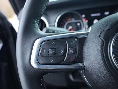 Used 2023 Jeep Gladiator Overland w/ Popular Equipment Package image 22