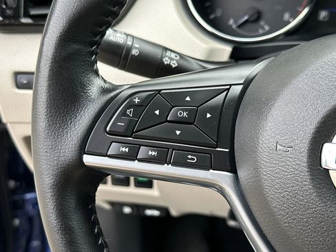 Used 2022 Nissan Rogue Sport SV w/ Technology Package image 23