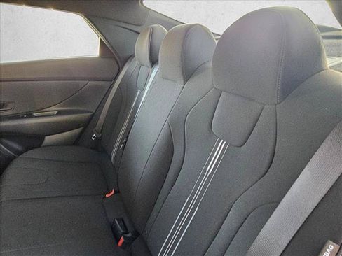 Used 2025 Hyundai Elantra Sport FWD image 15