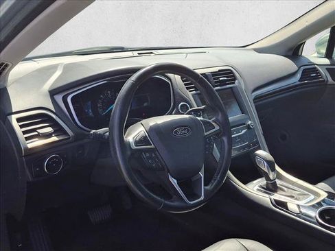 Used 2014 Ford Fusion SE w/ Equipment Group 502A FWD image 9