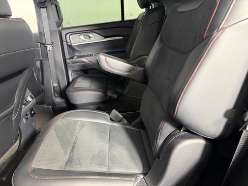 Used 2025 Ford Explorer ST AWD/4WD image 27
