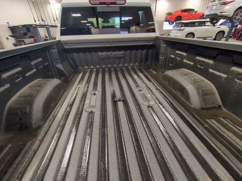 Used 2024 GMC Sierra 2500 SLE w/ SLE Value Package; image 32