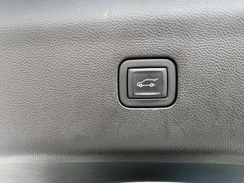 Used 2023 Buick Enclave Essence w/ Experience Buick Package FWD image 43