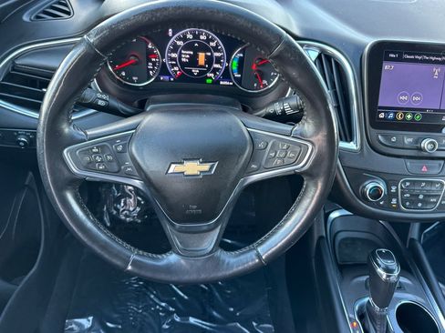 Used 2019 Chevrolet Malibu Hybrid w/ Leather Package image 15
