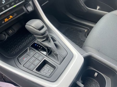 Certified 2025 Toyota RAV4 LE image 27