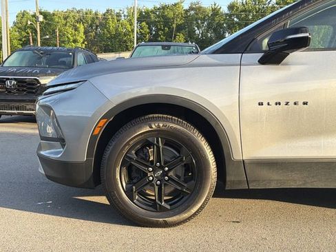 Used 2023 Chevrolet Blazer LT w/ Sound & Technology Package FWD image 15
