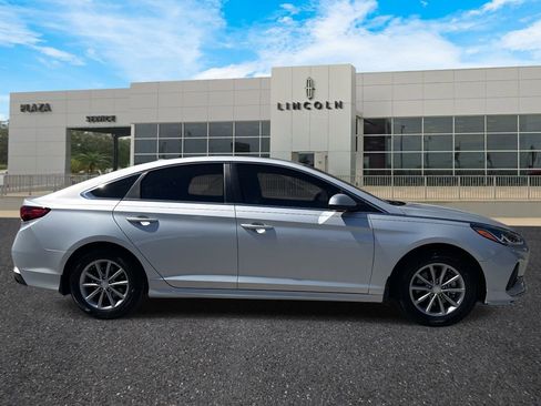 Used 2018 Hyundai Sonata SE image 2