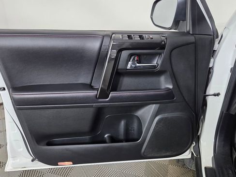 Used 2019 Toyota 4Runner TRD Off-Road Premium AWD/4WD image 14