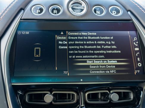 Used 2022 Aston Martin DBX image 23