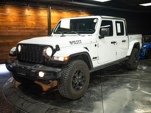 Used 2021 Jeep Gladiator Sport AWD/4WD image 2