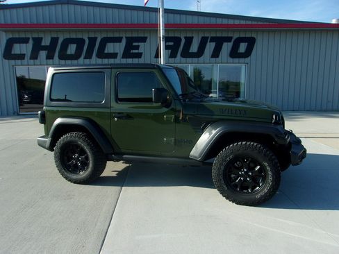 Used 2021 Jeep Wrangler Sport AWD/4WD image 3